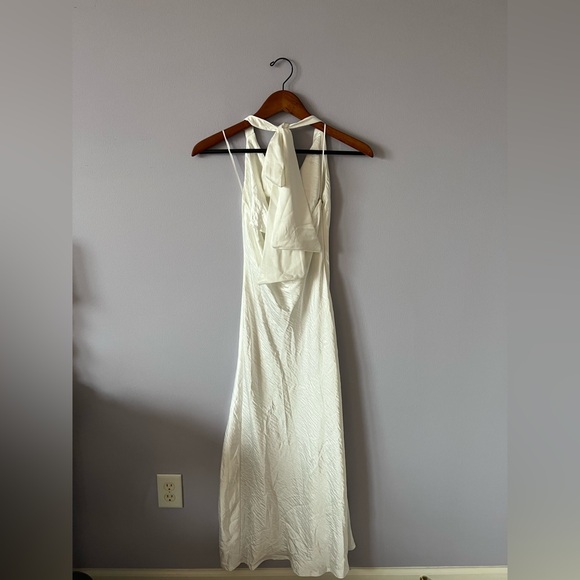 NWT Elegant Ivory Halter Dress - Picture 4 of 7